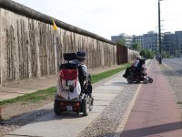 Mit dem Rolli auf den Spuren der Berliner Mauer (c) Ursula Aurien 600